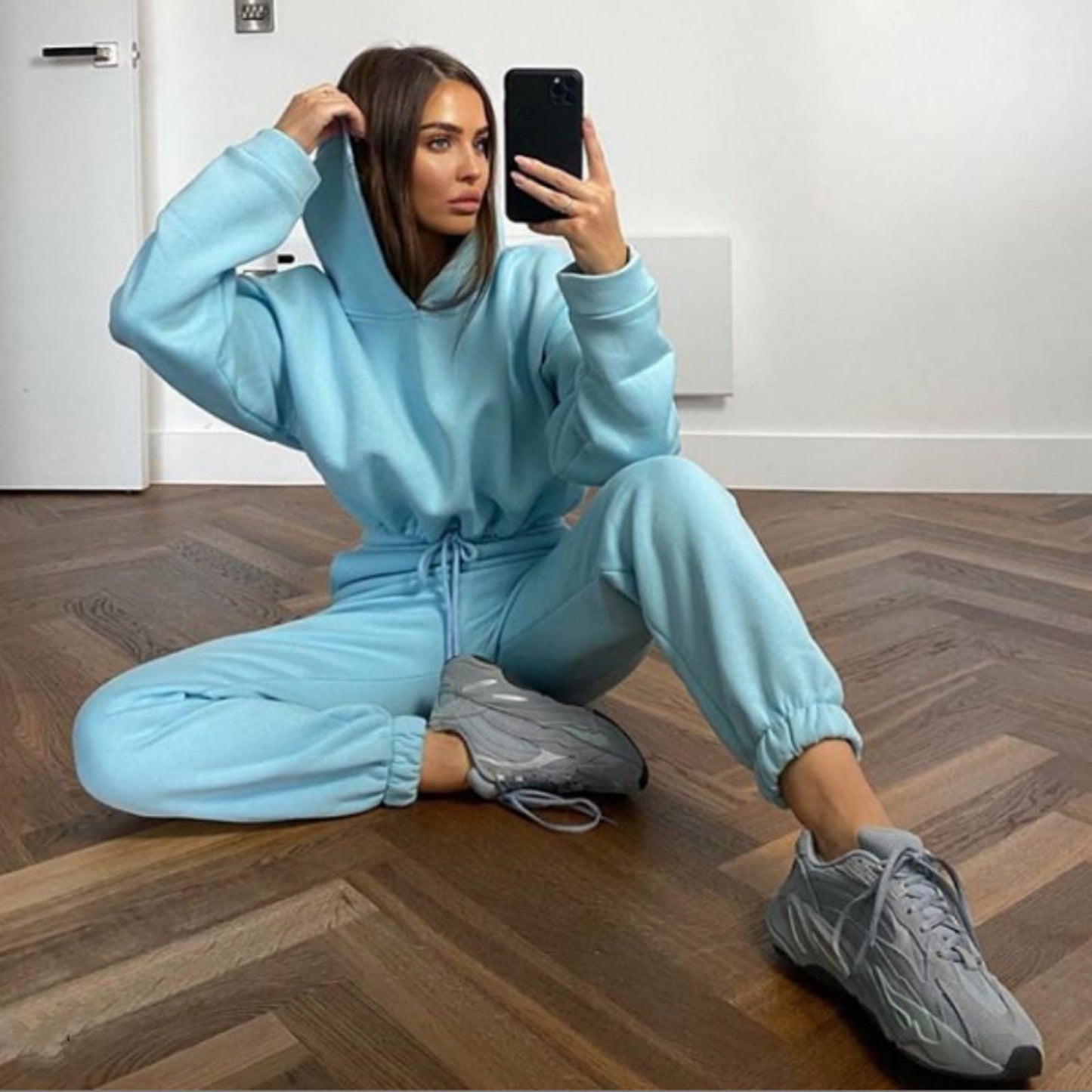 Cozy Loungewear Set – Casual Hoodie & Joggers for Women