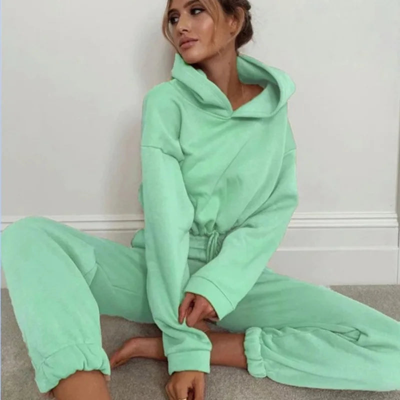 Cozy Loungewear Set – Casual Hoodie & Joggers for Women
