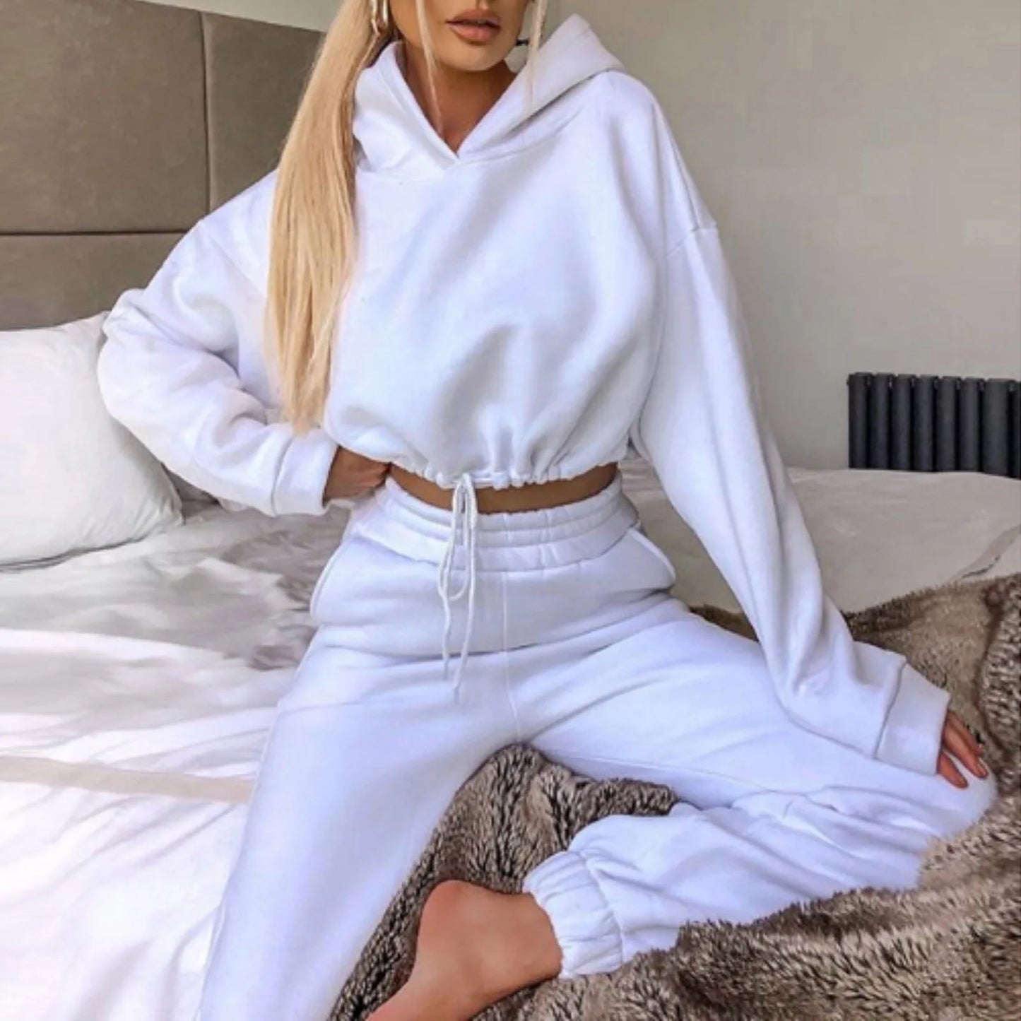 Cozy Loungewear Set – Casual Hoodie & Joggers for Women