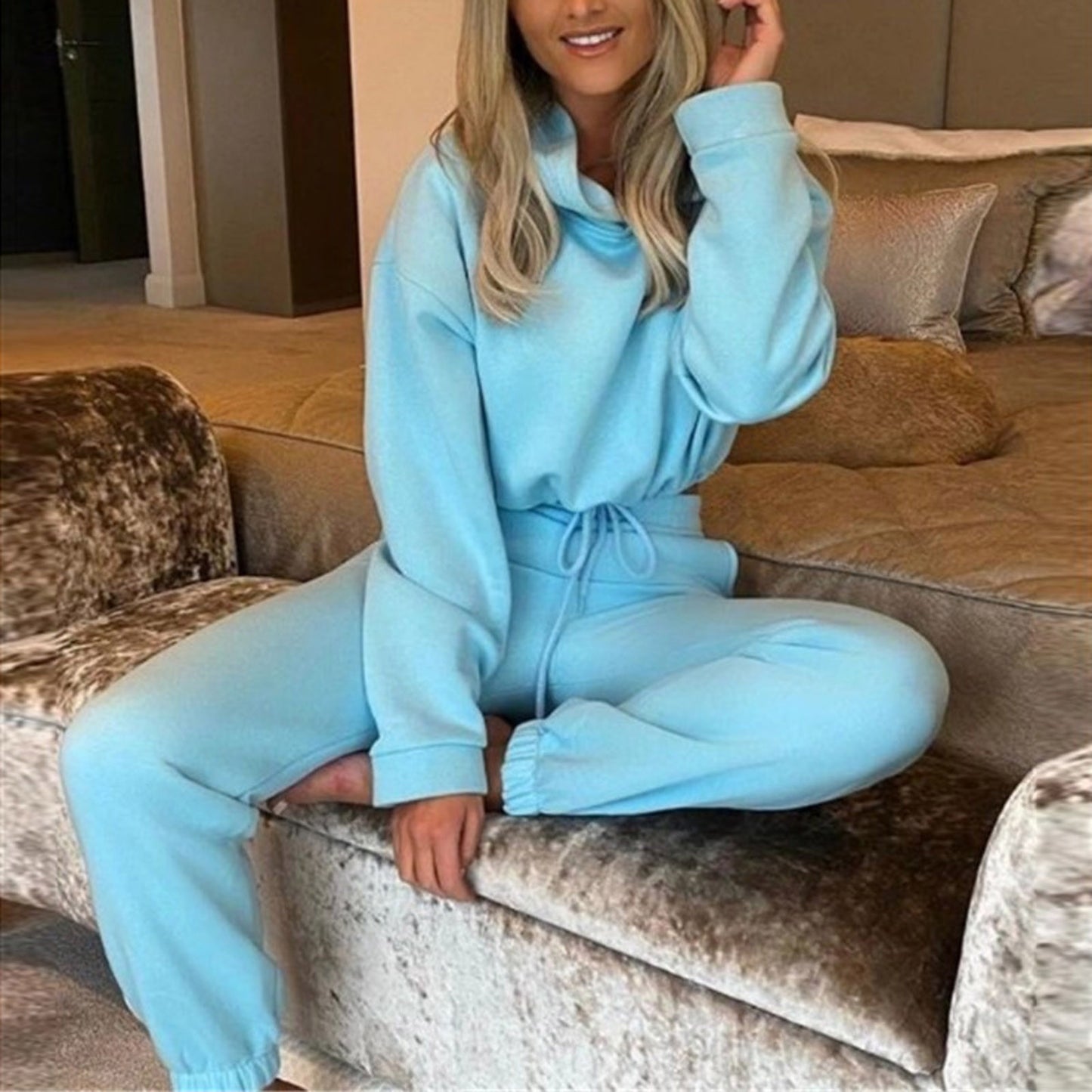 Cozy Loungewear Set – Casual Hoodie & Joggers for Women